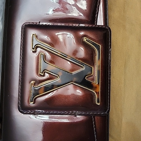 LOUIS VUITTON Sobe Wine red patent clutch bag - Picture 4 of 17